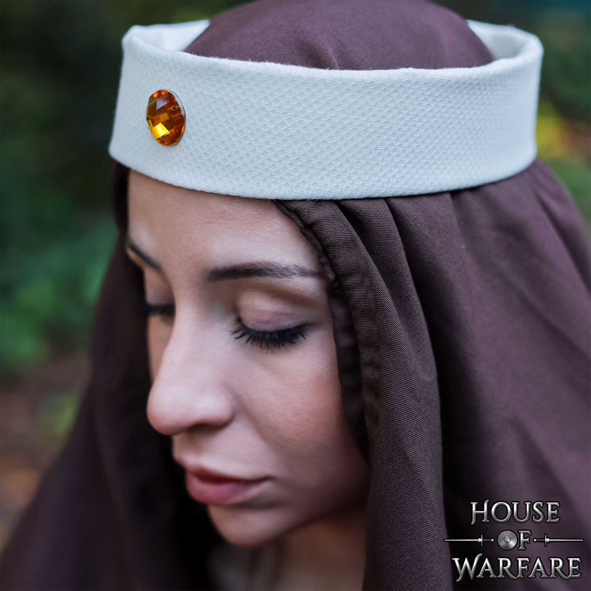 ?psc proxy image=1&product id=31465&image id=106654 - Coiffes m&eacute;di&eacute;vales : histoire, styles et comment choisir une r&eacute;plique fid&egrave;le