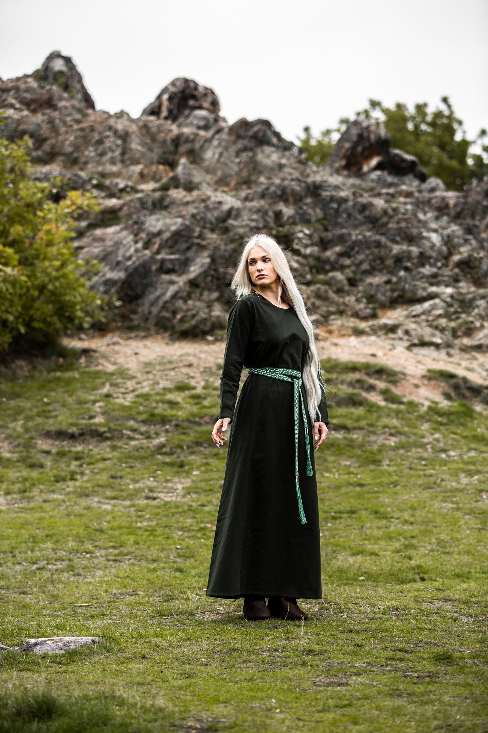 ?psc proxy image=1&product id=31809&image id=108170 - Robes m&eacute;di&eacute;vales pour femmes : un voyage vers l'&eacute;l&eacute;gance et le statut au Moyen &Acirc;ge