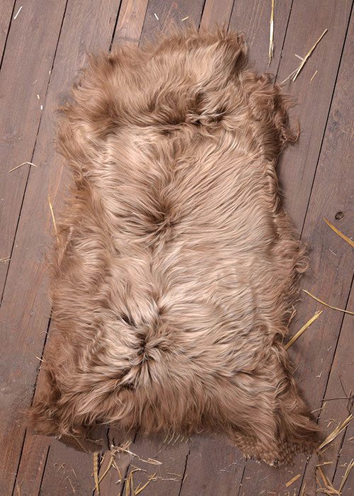 Peau de mouton, 115 cm.
