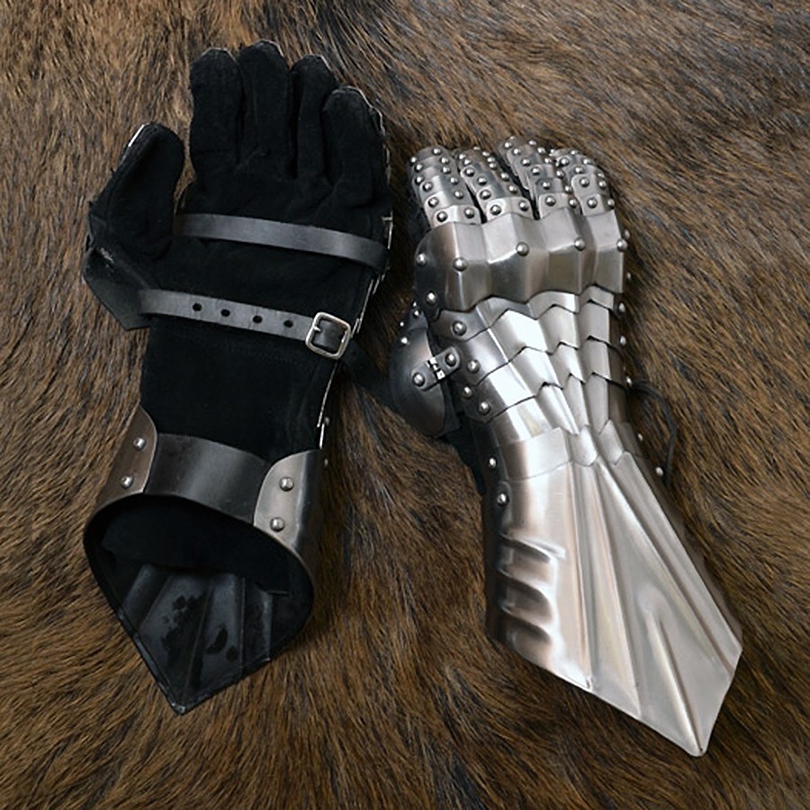 Gantelets rivetés, acier 1,3 mm.