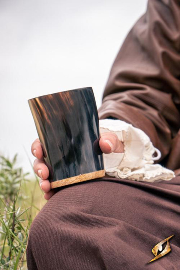 Coupe de l'aventurier en bois de cerf, finition foncée