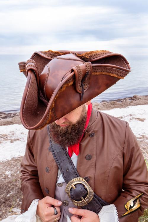 ?psc proxy image=1&product id=13689&image id=37641 - Chapeaux de pirates : histoire, types, matériaux et comment choisir le tricorne parfait