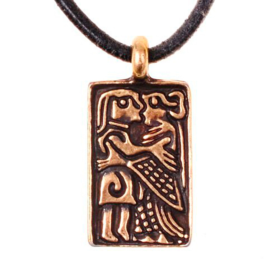 Pendentif couple Guldgubbe s'embrassant, 6ème siècle après JC