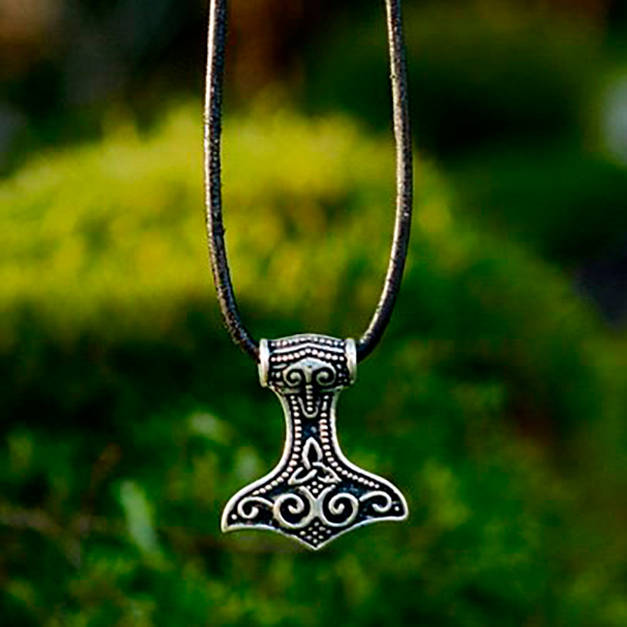 Pendentif marteau de Thor de Rus