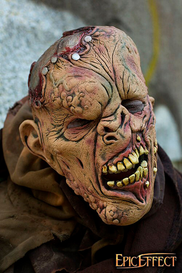 Masque de monstre mutant à la peau claire