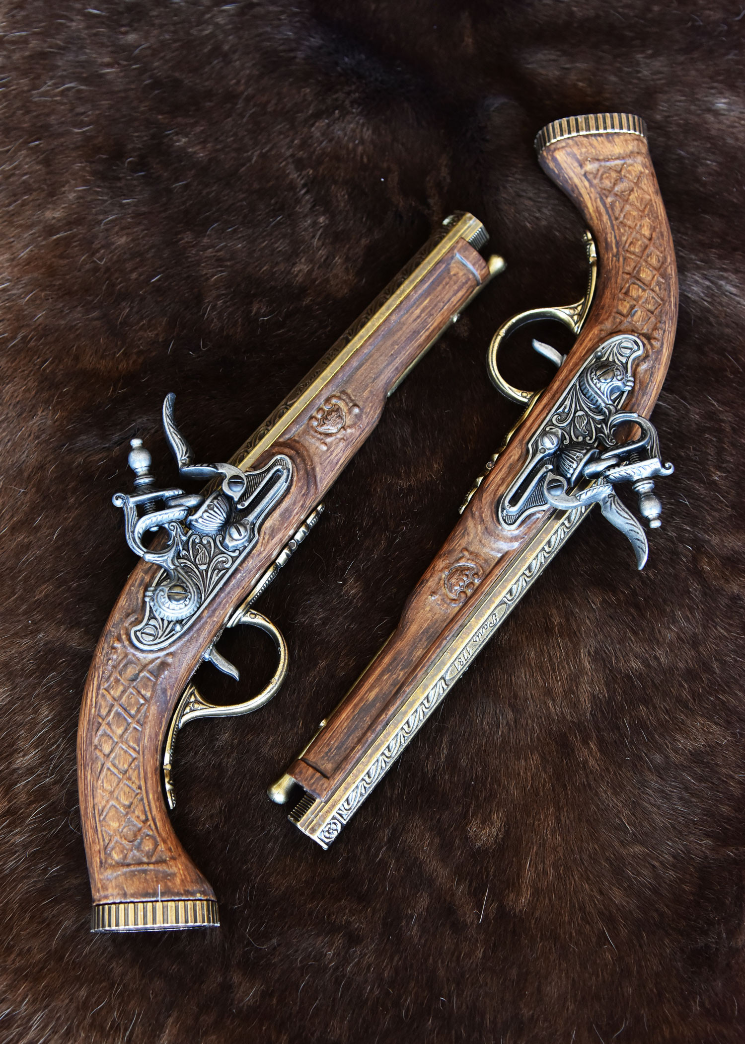 ?psc proxy image=1&product id=15188&image id=42531 - Pistolets de duel : honneur, technique et étuis qui racontent des histoires