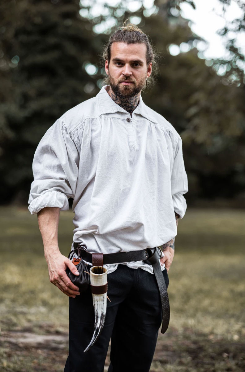 Chemise pirate col montant modèle James, couleur blanche