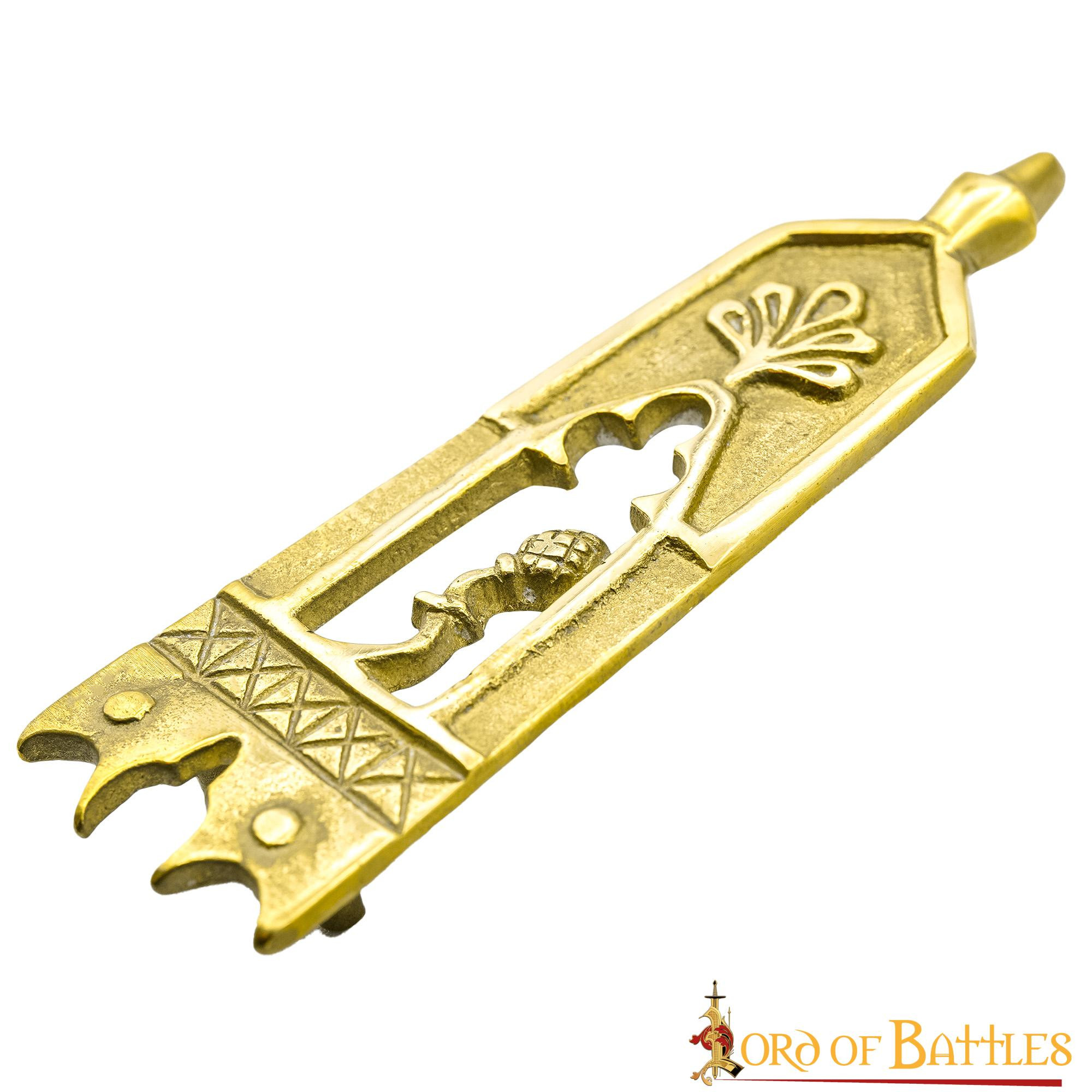Fermeture de ceinture médiévale en laiton