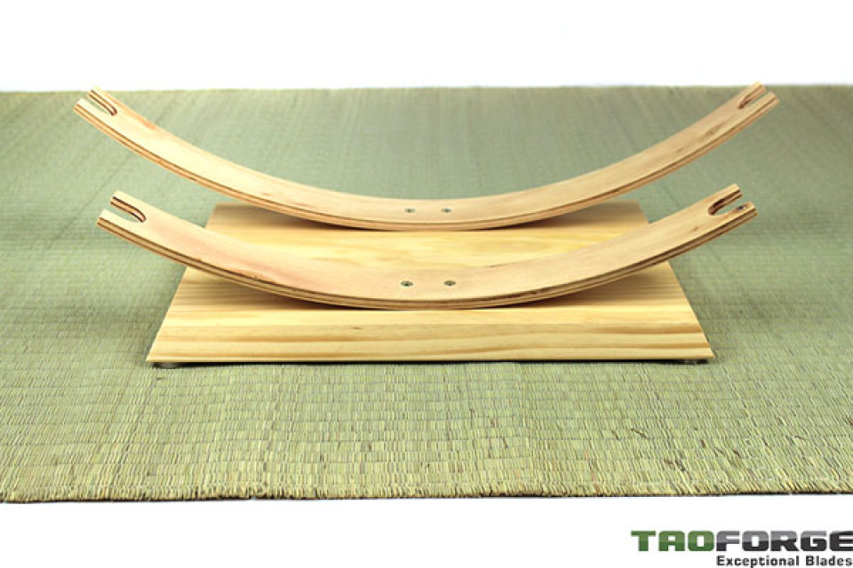 Support de bureau pour 2 katanas, bois naturel (38x26 cm.)