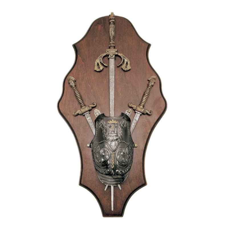 Panoplie médiévale avec une épée noire, 2 stilettos et cuirasse (52x29 cm.)