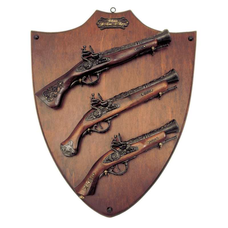 Panoplie 3 pistolets à silex avec table (57x47 cm.)
