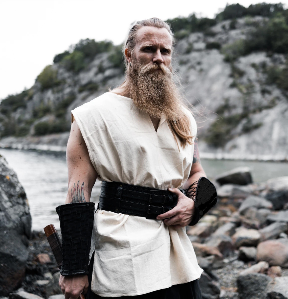 Tunique viking sans manches de couleur blanc naturel