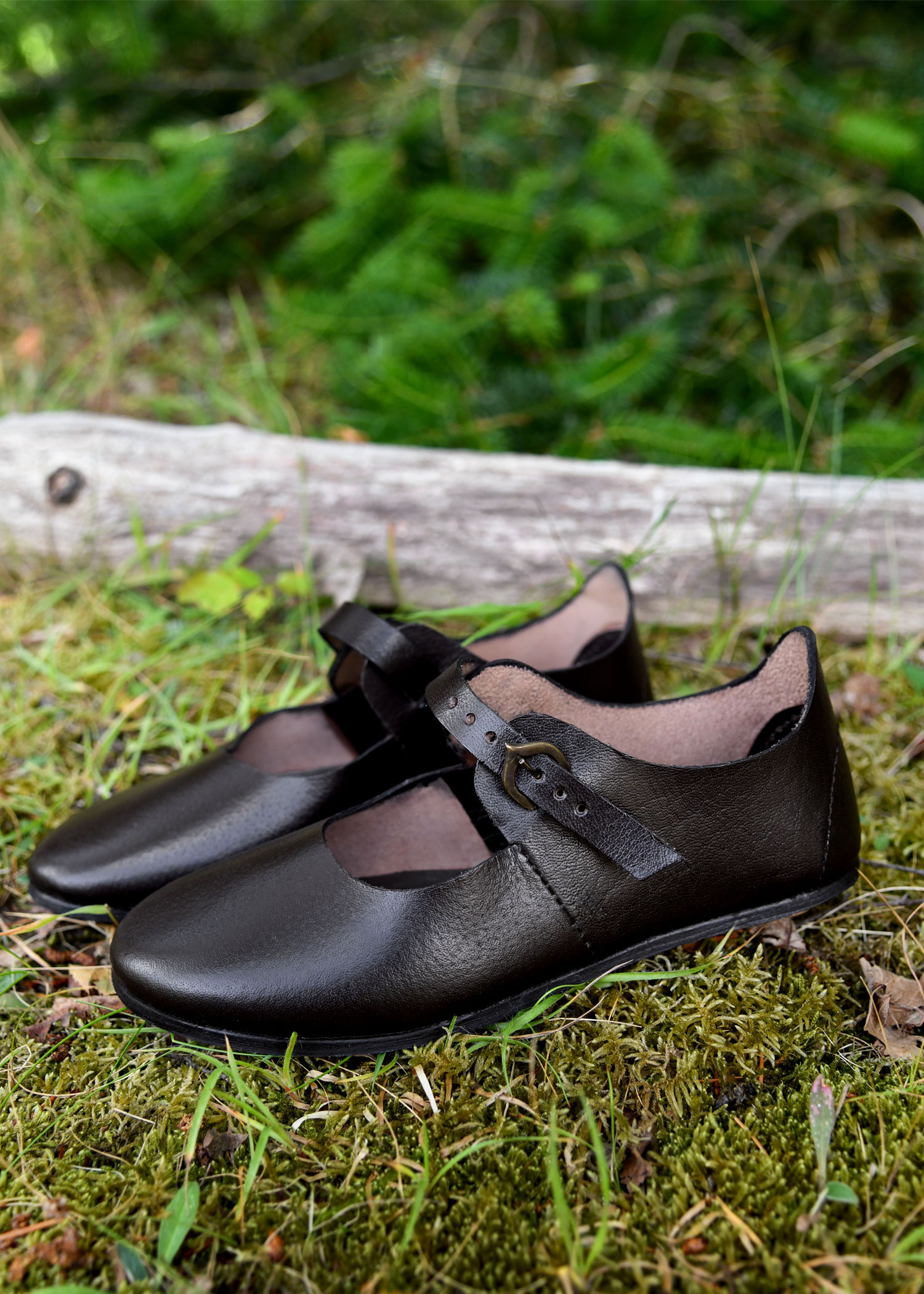 ?psc proxy image=1&product id=22982&image id=70293 - Chaussures médiévales : un voyage dans le temps à travers styles, matériaux et signification sociale