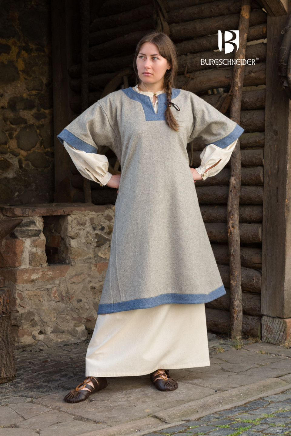 ?psc proxy image=1&product id=24975&image id=76418 - Robes médiévales pour femmes : un voyage vers l'élégance et le statut au Moyen Âge