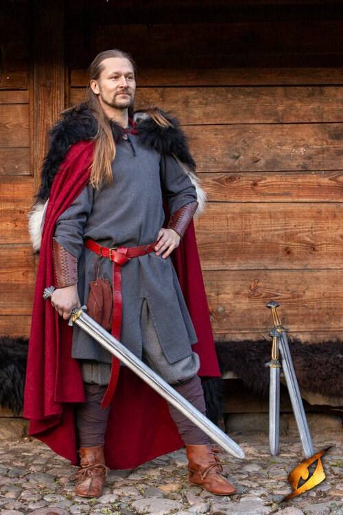 ?psc proxy image=1&product id=25096&image id=76838 - Épée Viking Dybäck : histoire, réplique et détails techniques d'un chef-d'œuvre nordique