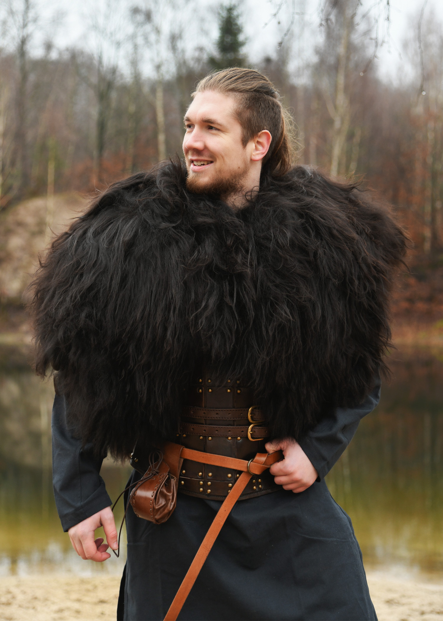 ?psc proxy image=1&product id=25241&image id=77540 - Peaux vikings et médiévales : histoire, usages et héritage dans l'habillement