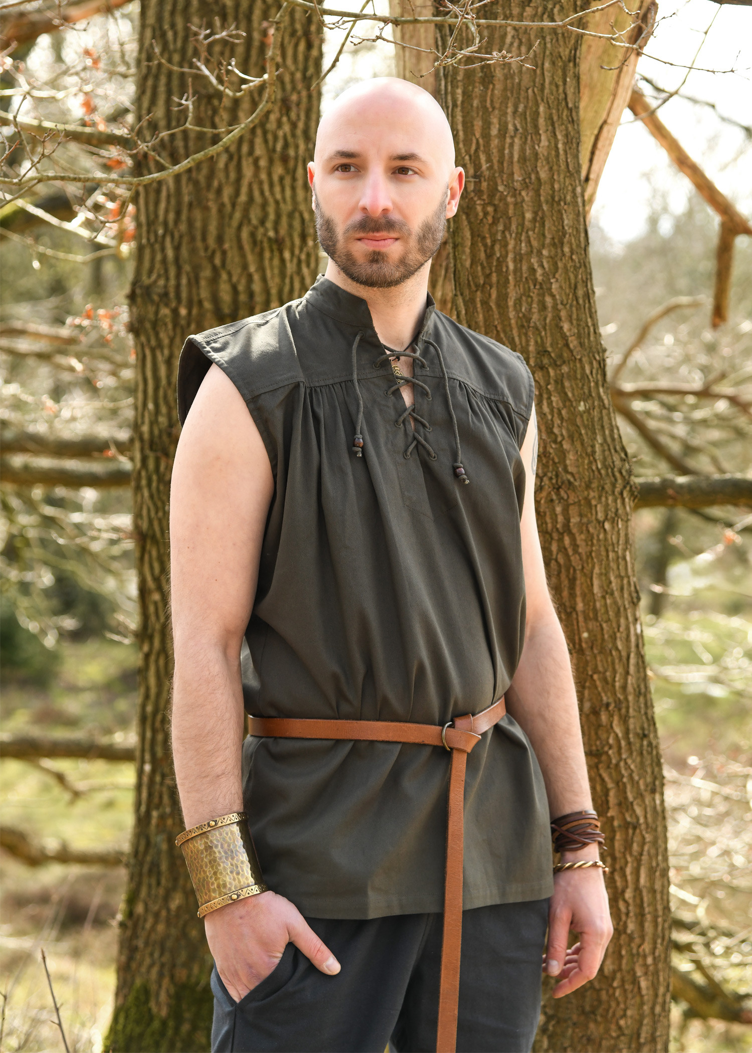 Chemise médiévale sans manches modèle Konstantin, vert olive