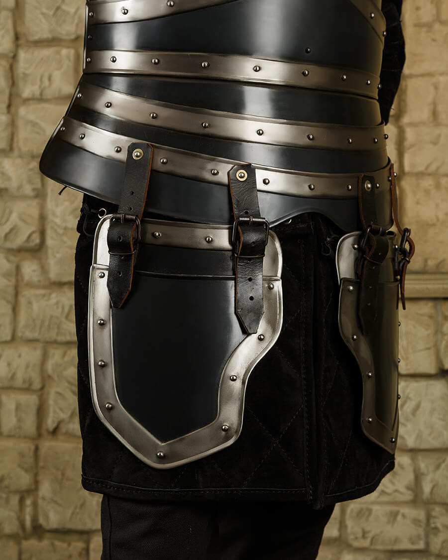 Prisonnier médiéval en acier bruni modèle Edward