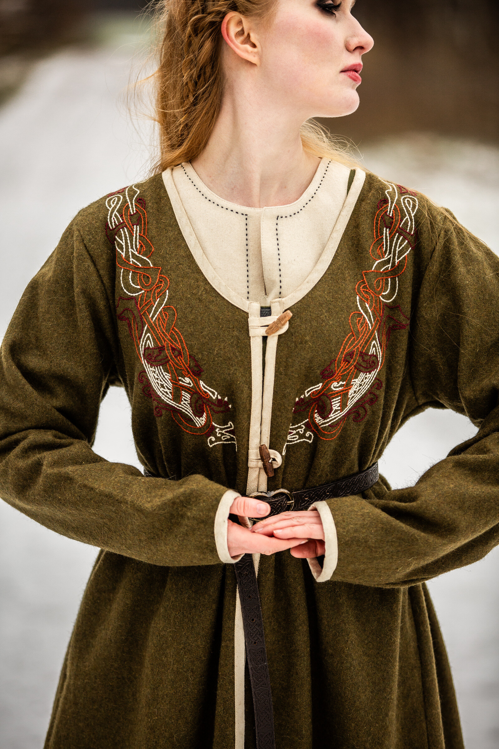Manteau viking pour femme modèle Birka Skadi, vert olive