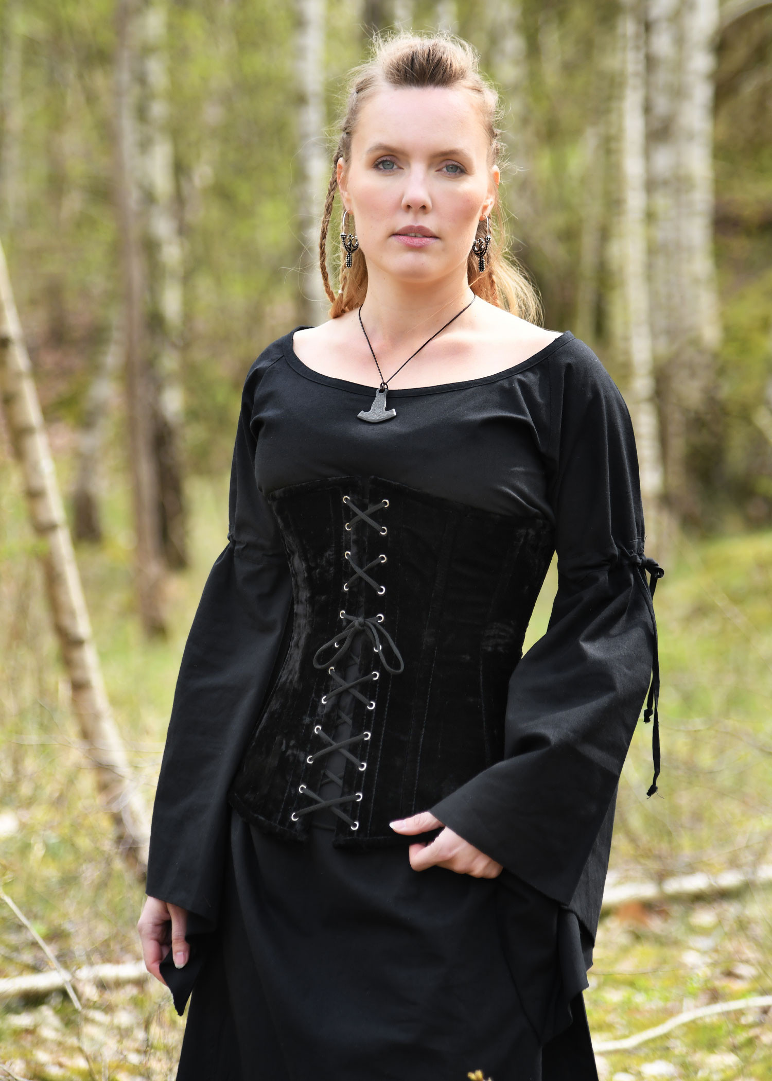 Grand corset médiéval en velours noir