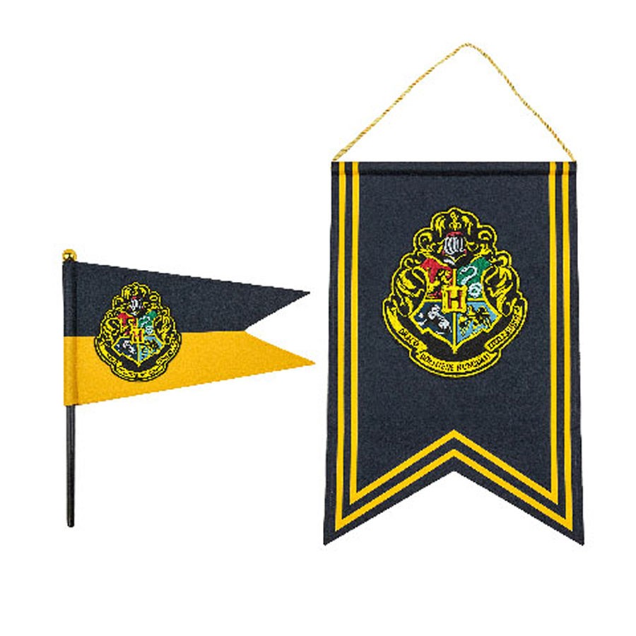 Banniere et drapeau de Poudlard Harry Potter 1738084793 - Découvrez les 10 cadeaux Harry Potter les plus vendus en 2024