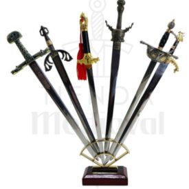 miniatures historiques poignards epees et sabres pour collectionneurs 275x275 - Sabre de cavalerie 1840 : histoire et caractéristiques uniques