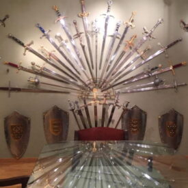 epees marto lheritage de lacier de tolede et la maitrise qui forge les legendes 275x275 - L'épée de Merlin : Excalibur, sa forge mythique et l'héritage du magicien