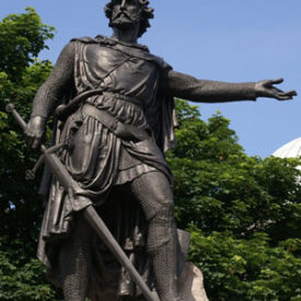 lepee de william wallace histoire mythe et heritage dun symbole ecossais 275x275 - Épées Grand Duc d'Albe : histoire, honneurs et répliques des armes du Duc